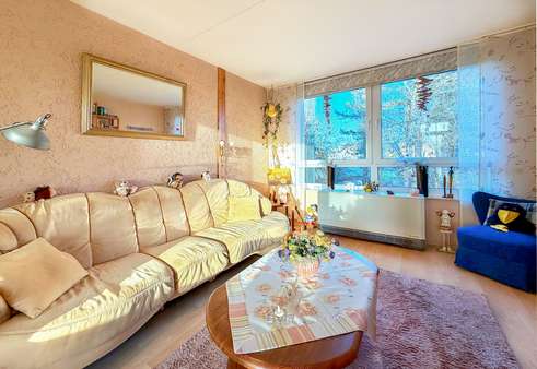 Lichtdurchfluteter Wohnbereich Lichtdurchfluteter Wohnbereich - Etagenwohnung in 45279 Essen mit 75m² kaufen