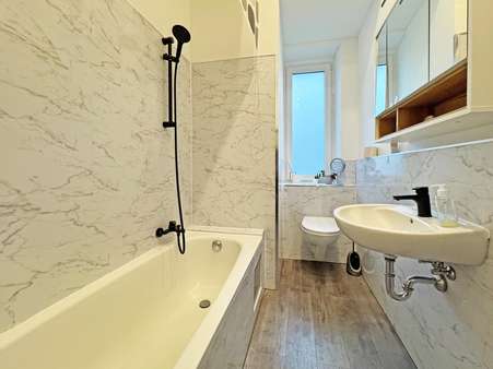 Badezimmer EG rechts  - Mehrfamilienhaus in 44795 Bochum mit 788m² als Kapitalanlage kaufen