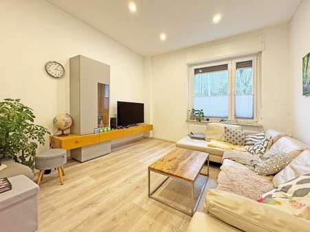 Wohnbereich EG rechts - Mehrfamilienhaus in 44795 Bochum mit 788m² als Kapitalanlage kaufen