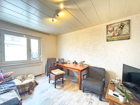 Wohnzimmer - Erdgeschosswohnung in 44791 Bochum mit 54m² kaufen