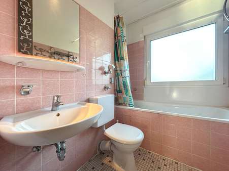 Badezimmer - Erdgeschosswohnung in 44799 Bochum mit 40m² kaufen