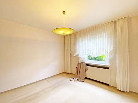 Schlafzimmer - Zweifamilienhaus in 44809 Bochum mit 159m² günstig kaufen