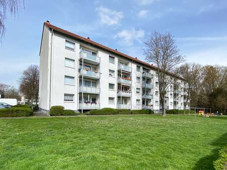 Rückansicht - Etagenwohnung in 45886 Gelsenkirchen / Ückendorf mit 67m² günstig kaufen