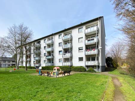 Rückansicht - Etagenwohnung in 45886 Gelsenkirchen / Ückendorf mit 67m² günstig kaufen