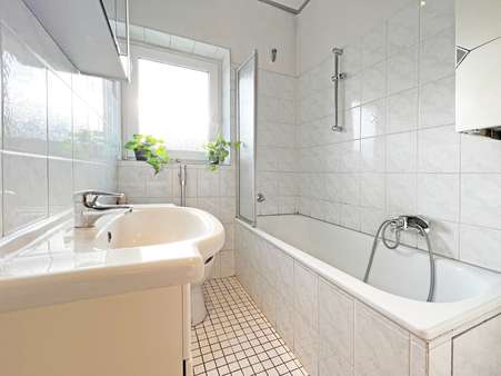 Badezimmer - Etagenwohnung in 44807 Bochum mit 57m² günstig kaufen