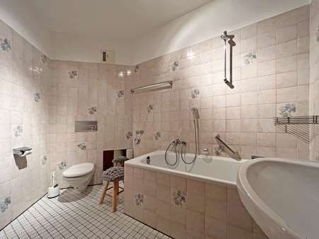 Badezimmer - Erdgeschosswohnung in 44791 Bochum mit 60m² günstig kaufen