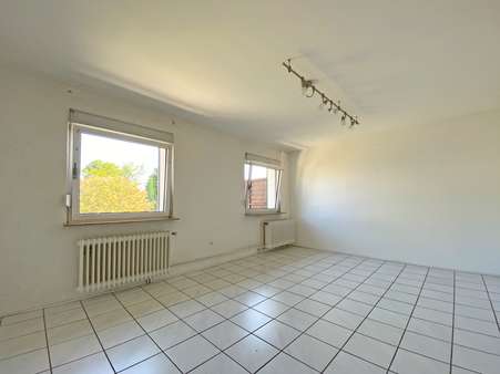 Wohnzimmer Obergeschoss - Doppelhaushälfte in 44866 Bochum mit 101m² günstig kaufen