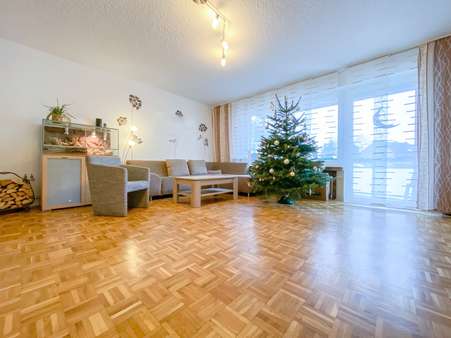 Großzügiger Wohnbereich - Erdgeschosswohnung in 44867 Bochum mit 98m² günstig kaufen