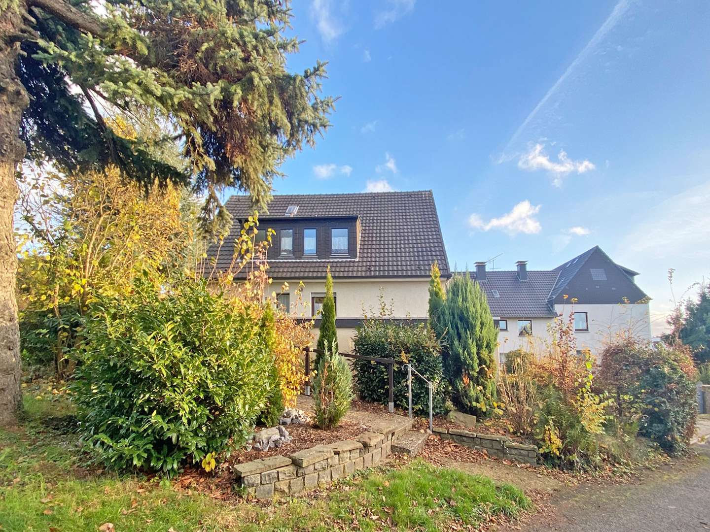 Titelbild - Zweifamilienhaus in 44797 Bochum mit 186m² günstig kaufen