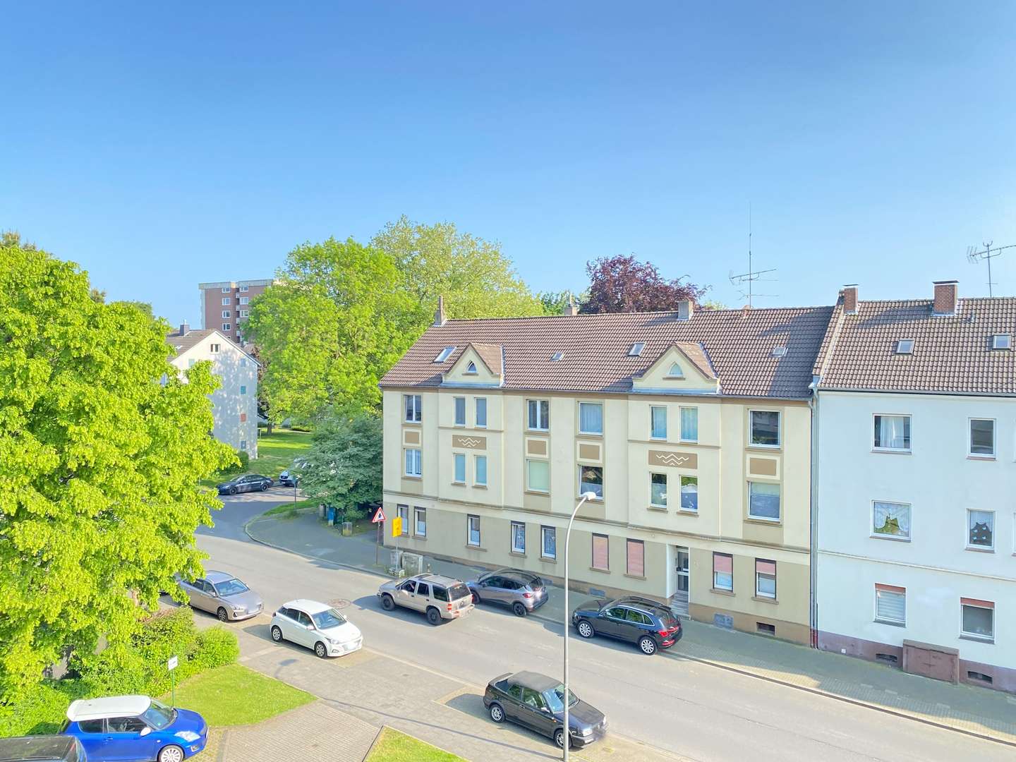 Blick auf die Straße - Dachgeschosswohnung in 44805 Bochum / Harpen mit 65m² kaufen