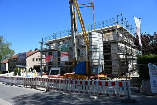Nachhaltig und kostengünstig - der Rohbau steht