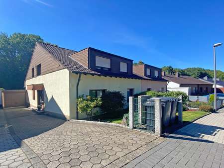 Straßenansicht - Zweifamilienhaus in 44892 Bochum mit 205m² kaufen