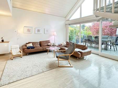 Großzügiger Wohnbereich mit Zugang zur big Dachterrasse - Maisonette-Wohnung in 44866 Bochum mit 225m² kaufen
