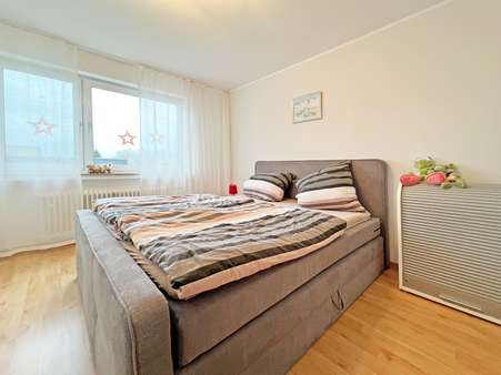 Schlafzimmer - Dachgeschosswohnung in 44892 Bochum mit 66m² kaufen