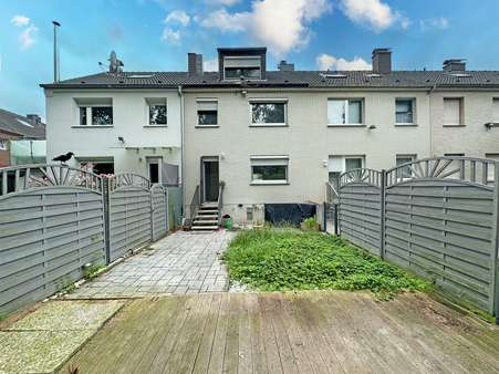 Rückansicht - Reihenmittelhaus in 44809 Bochum mit 98m² kaufen