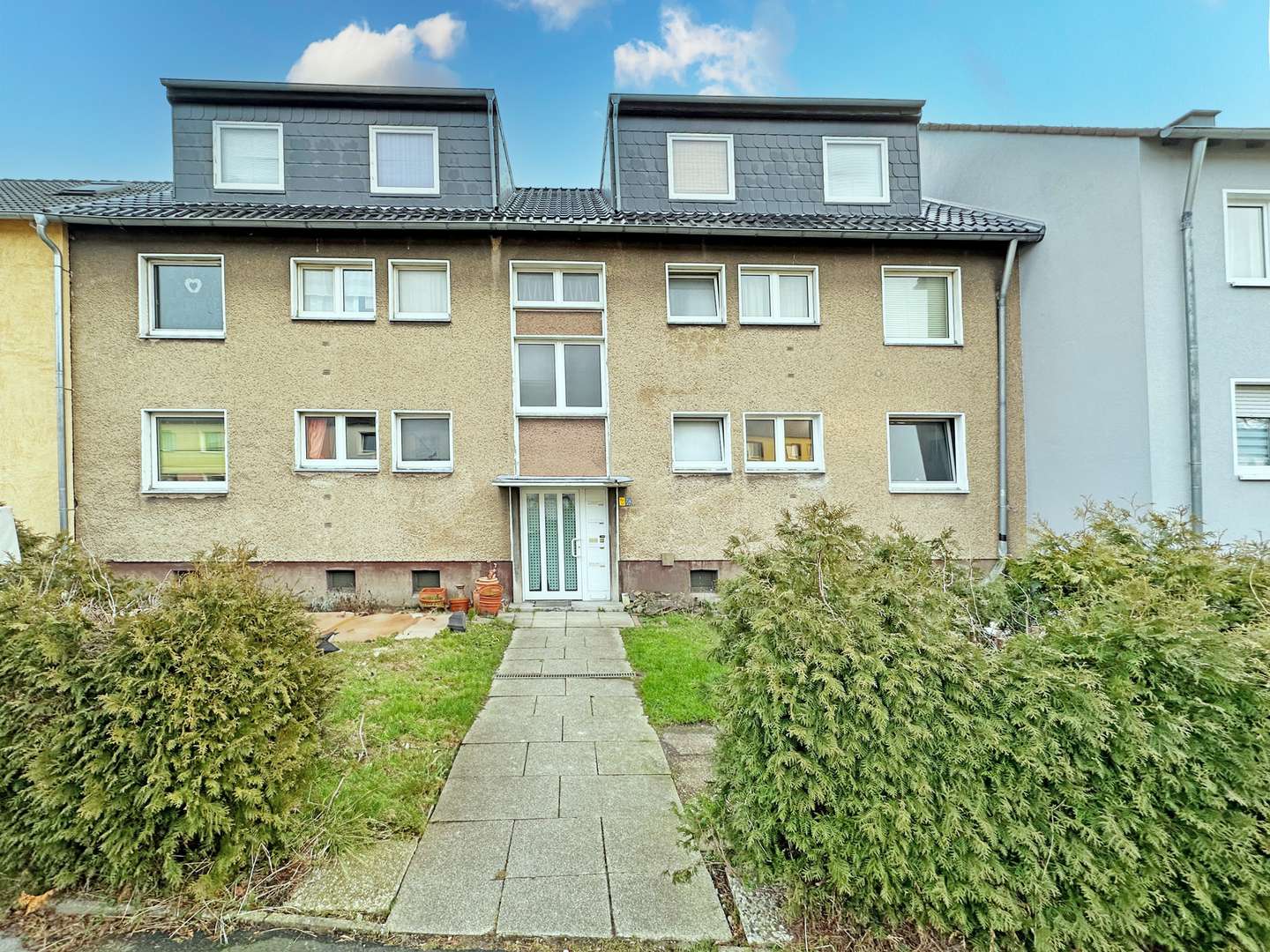 Straßenansicht - Mehrfamilienhaus in 44309 Dortmund mit 228m² kaufen
