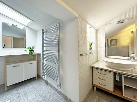 Badezimmer Dachgeschoss  - Zweifamilienhaus in 44803 Bochum mit 191m² kaufen