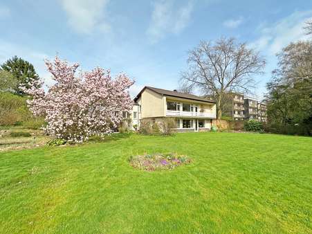 Rückansicht - Einfamilienhaus in 44799 Bochum mit 269m² kaufen