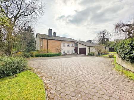 Vorderansicht - Einfamilienhaus in 44799 Bochum mit 269m² kaufen