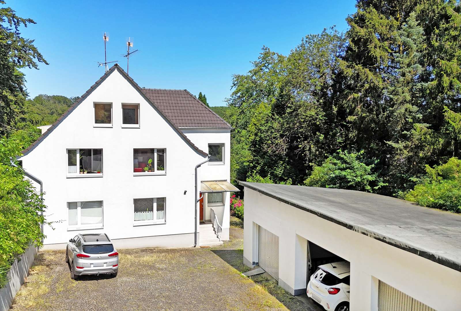 Blick vom Garagenhof - Mehrfamilienhaus in 44797 Bochum mit 330m² kaufen